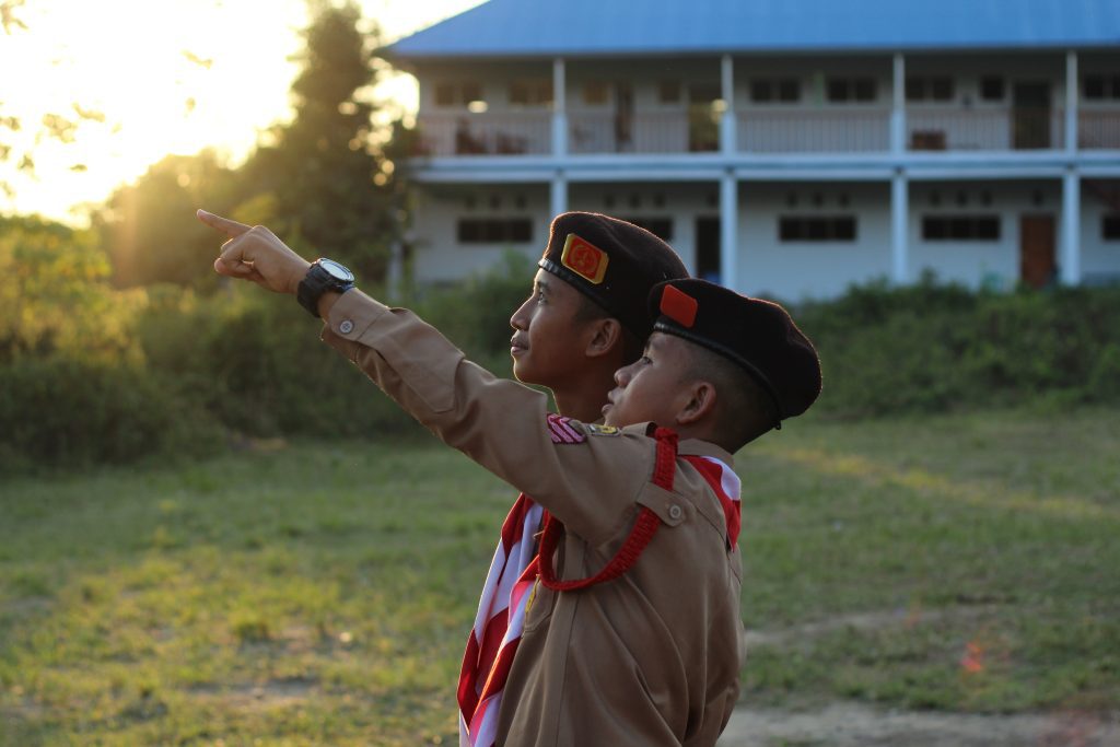 Pramuka: Membentuk Karakter Santri yang Tangguh dan Berakhlak Mulia