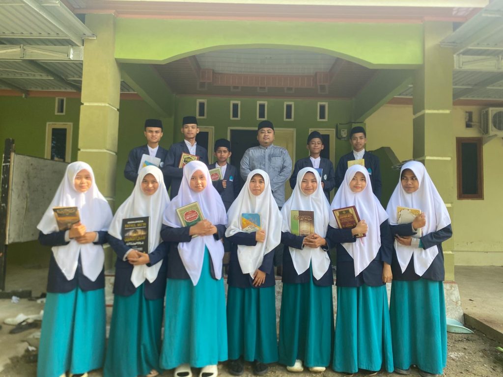 Partisipasi Perdana Santri Pondok Pesantren Luqmanul Hakim dalam Seleksi CBT MQKN 2025 Provinsi Sulawesi Tengah