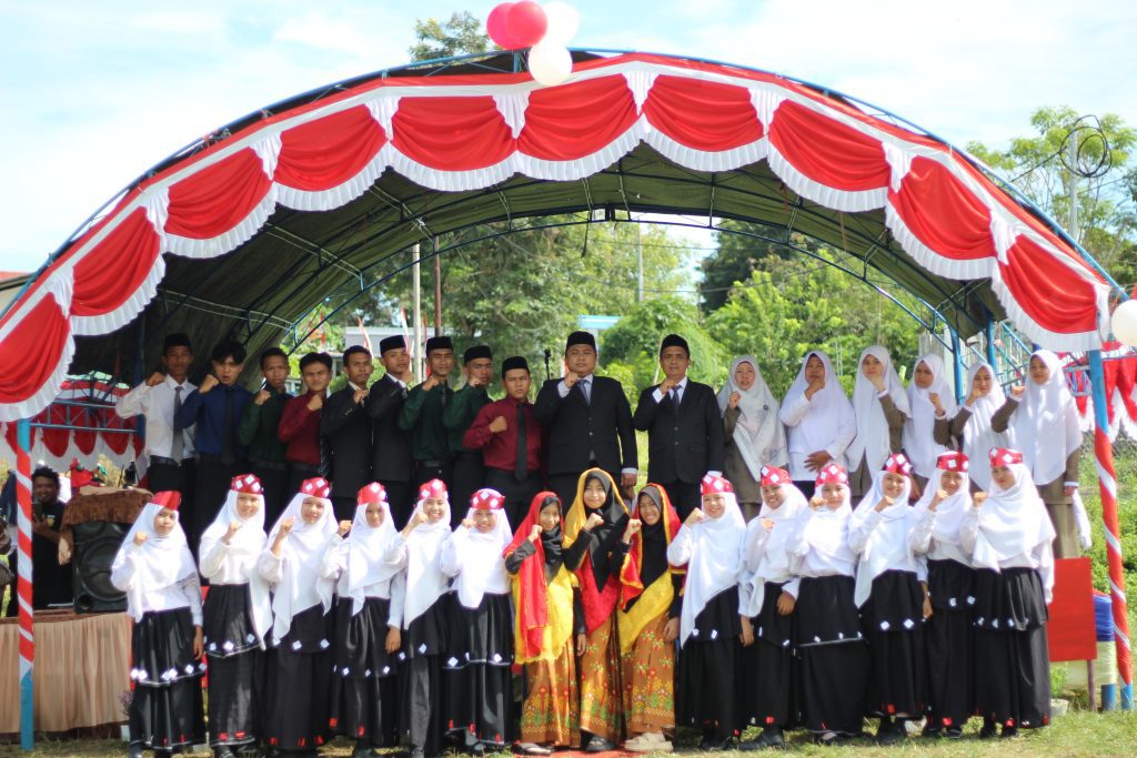 Momentum 17 Agustus: Santri Luqmanul Hakim Belajar Makna Perjuangan dan Pengorbanan